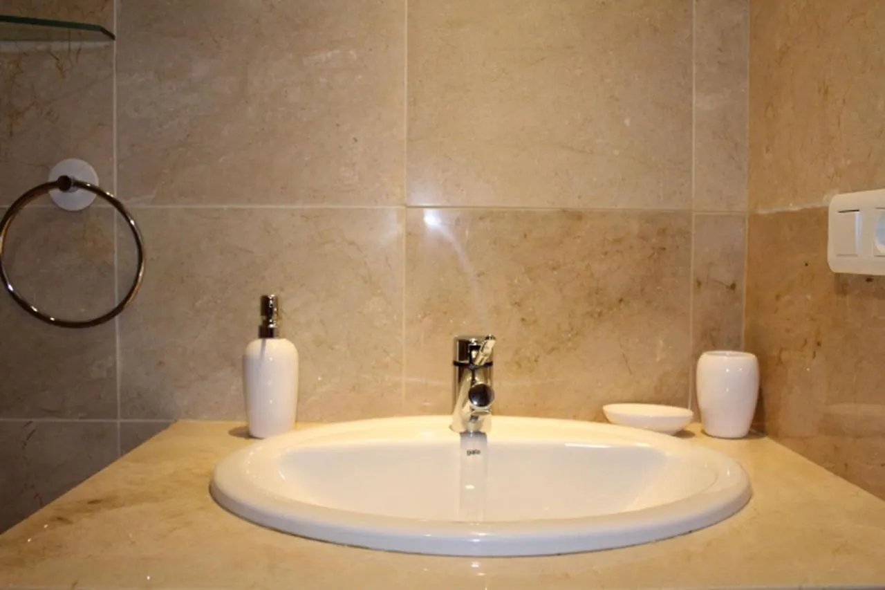 2105-Apt 2 Bedrooms, On The Beach, Port View, Pool Manilva 0*,